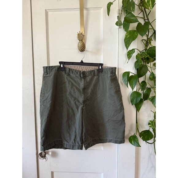 Men’s size 42 muted green shorts - Picture 1 of 7